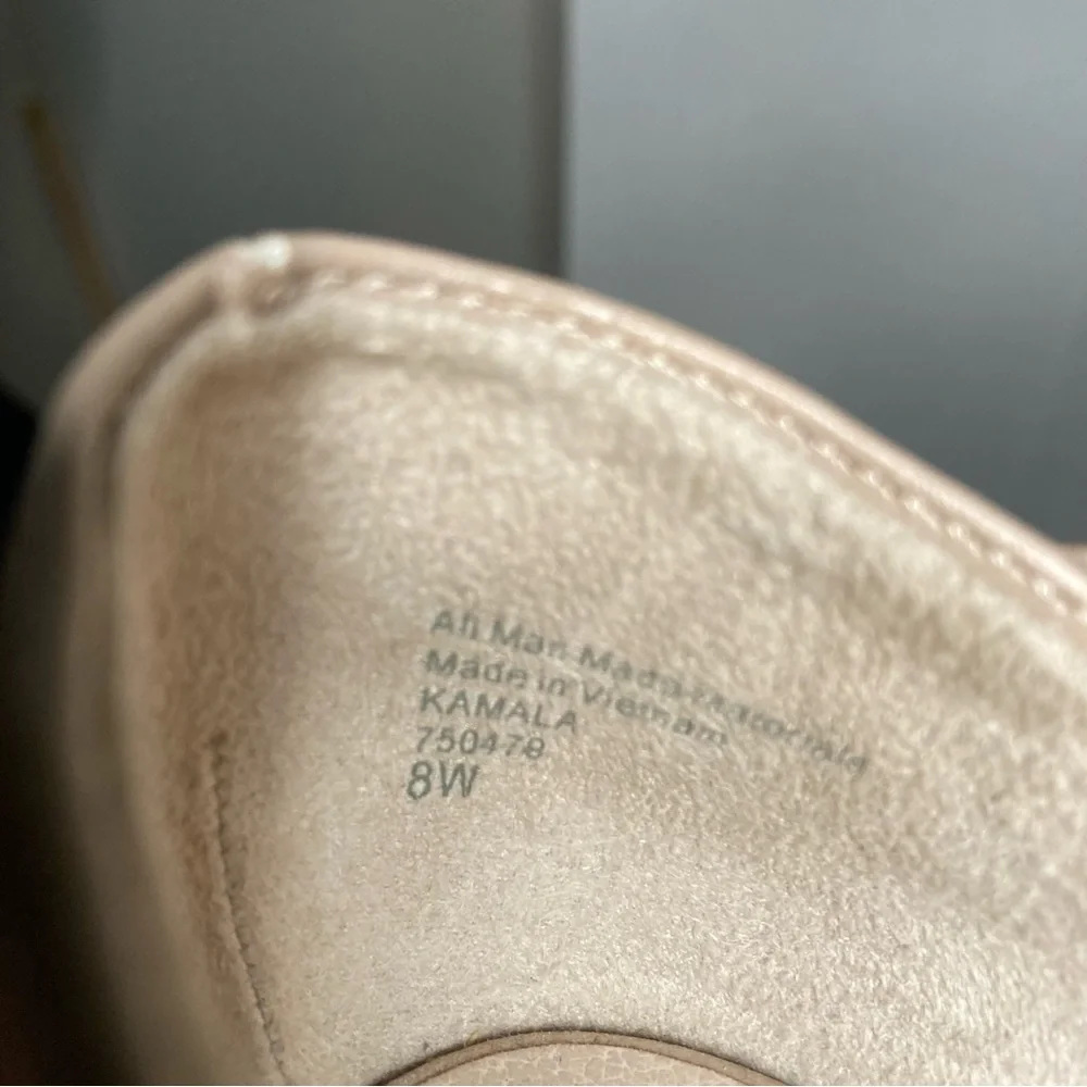 LifeStride Wide Width size 8 Taupe 2.5 inch heels - Picture 8 of 11